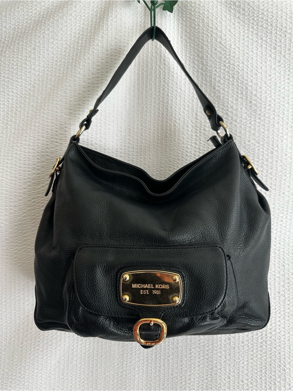 Michael Kors Hudson Downtown Black Pebbled Leather Shoulder Bag Gold Hardware